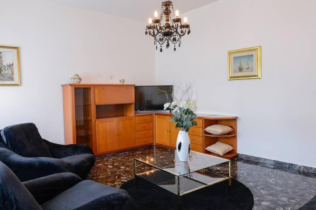 Villa Viola-Comoda Villetta A Капріно-Веронезе Екстер'єр фото
